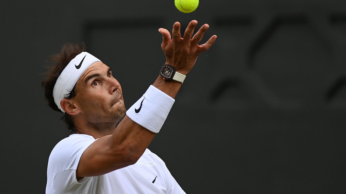 Ünlü tenisçi Rafael Nadal Wimbledon'dan sakatlığı nedeniyle çekildi