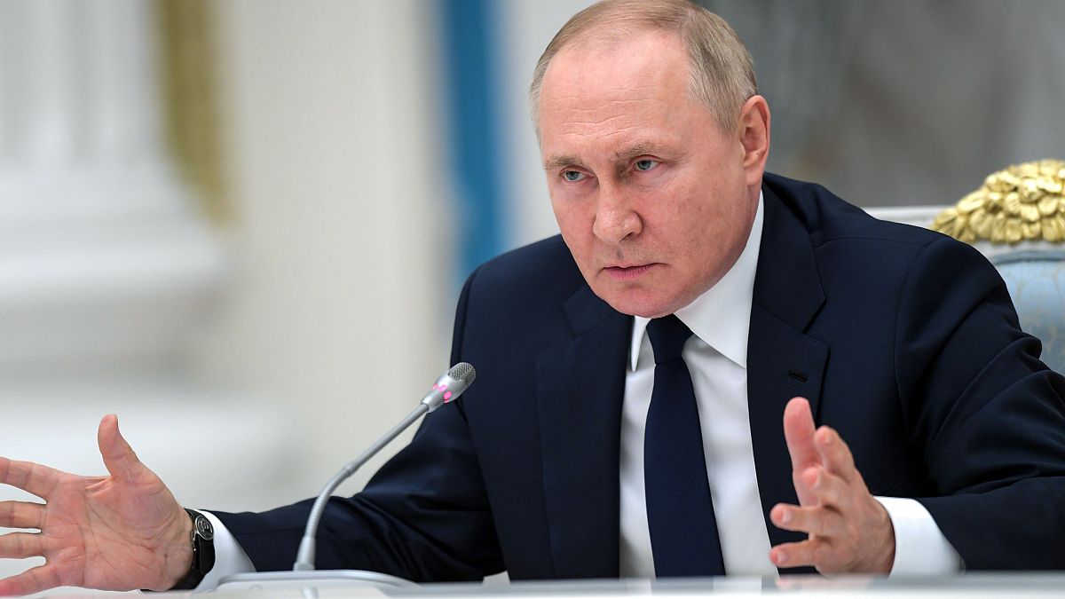 Putyin a Duma képviselőivel tárgyal július 7-én 