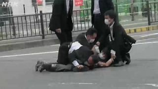 إطلاق النار على رئيس وزراء اليابان السابق شينزو آبي
