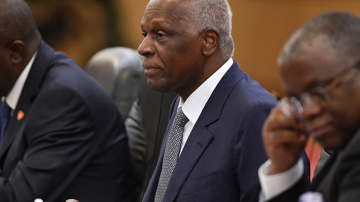 Экс-президент Анголы Жозе Эдуарду душ Сантуш. 9 июня 2015