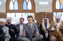 الرئيس السوري بشار الأسد يؤدي صلاة عيد الأضحى في حلب