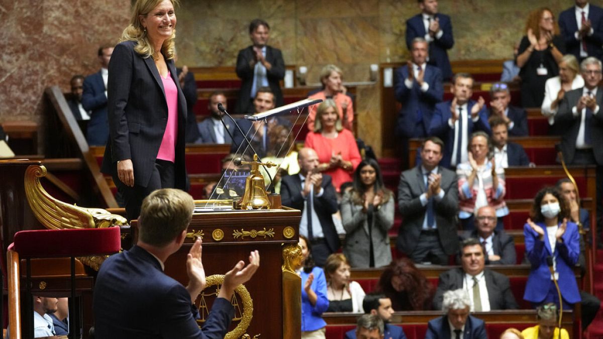 Yaël Braun-Pivet, que foi eleita Presidente da Assembleia Nacional francesa, é a primeira mulher a ser nomeada para este cargo em França 