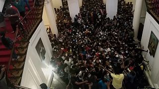 Crowds gather in Sri Lankan presidential palace
