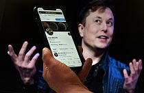 Musk Twitter'la sosyal medyada dalga geçti