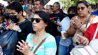 مكسيكيون يصلون من أجل السلام