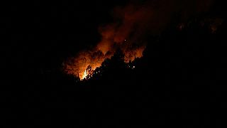 Llamas la noche del martes en uno de los incendios en Cáceres