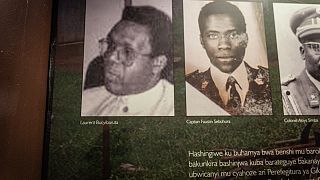 Une photo de Laurent Bucyibaruta exposée au mémorial du génocide de Murambi, dans le sud du Rwanda, le 21 avril 2022.