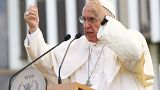 Çevrenin korunması ve iklim değişikliğ konularında duyarlı olan Papa Francis gençlerden daha az et ymelerini istedi