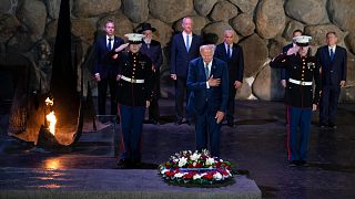بايدن يضع إكليلا من الزهور على النصب التذكاري للهولوكوست - القدس 13/07/2022