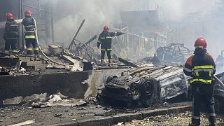 أدى القصف الروسي على مدينية فينتيسيا وسط البلاد إلى مقتل 12 شخصاً على الأقل ودمار واسع 