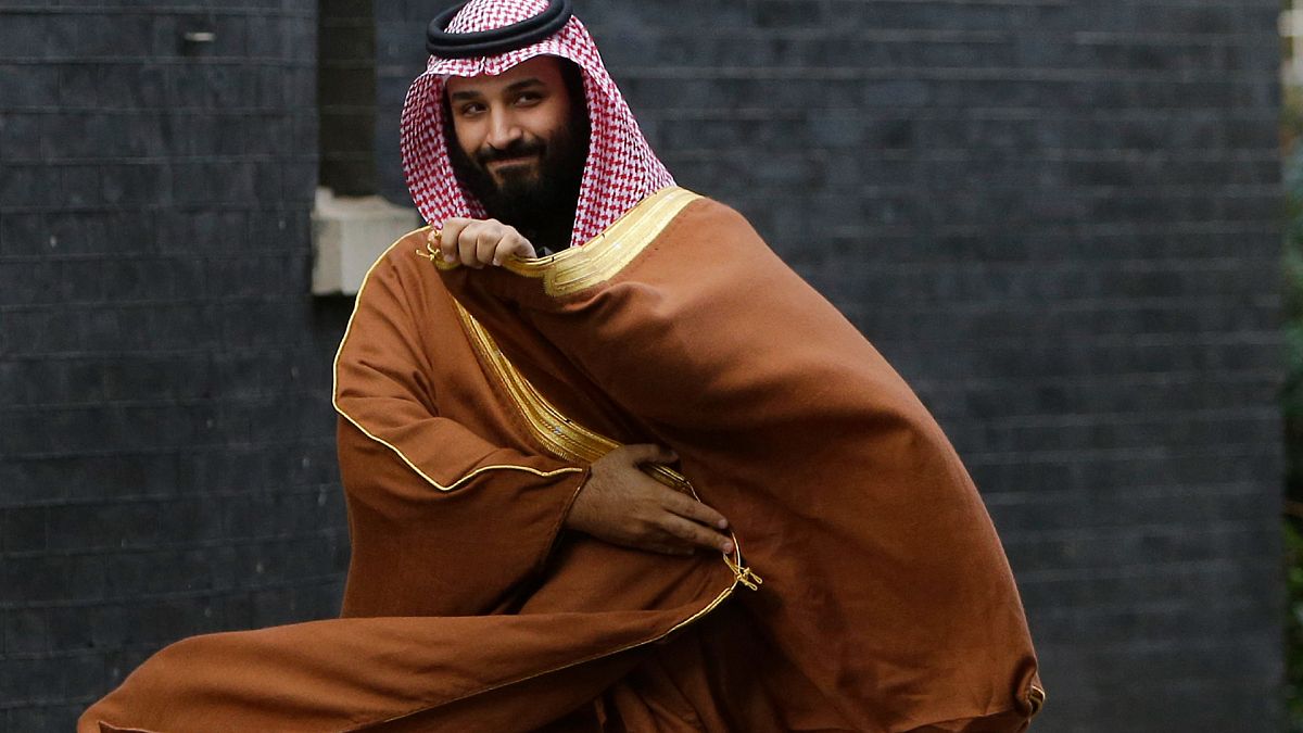 ولي العهد السعودي الامير محمد بن سلمان خلال زيارته لمقر الحكومة البريطانية في لندن 07/03/2018