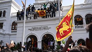 Manifestantes ocuparam edifícios públicos no Sri Lanka