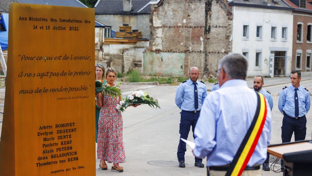 Überschwemmungen in Deutschland und Belgien: ein Jahr nach dem Wiederaufbaukampf Überschwemmungen in Deutschland und Belgien: ein Jahr nach dem Wiederaufbaukampf