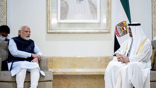 رئيس دولة الإمارات العربية المتحدة الشيخ محمد بن زايد آل نهيان رئيس وزراء الهند ناريندرا مودي في مقر الرئاسة أبوظبي.