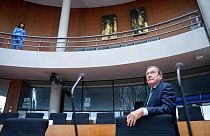 Altkanzler Schröder bei einer Anhörung vor dem Wirtschaftsausschuss des Bundestags zur Pipeline Nord Stream, Juli 2020