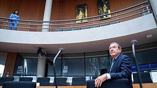 Altkanzler Schröder bei einer Anhörung vor dem Wirtschaftsausschuss des Bundestags zur Pipeline Nord Stream, Juli 2020 