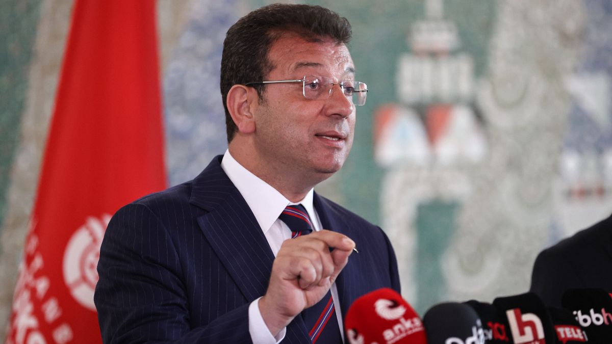 İstanbul Büyükşehir Belediye Başkanı Ekrem İmamoğlu Saraçhane'de basın toplantısı düzenledi
