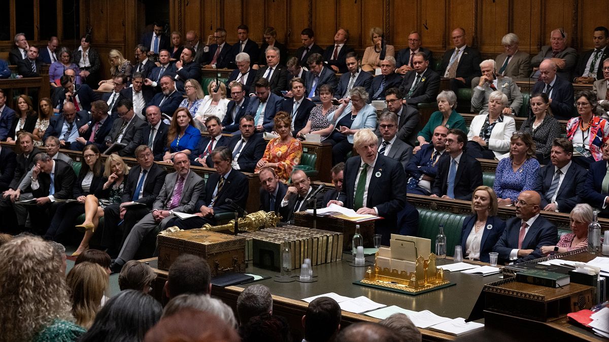  بوريس جونسون خلال الجلسة الأسبوعية في مجلس العموم في لندن- 13 يوليو 2022.