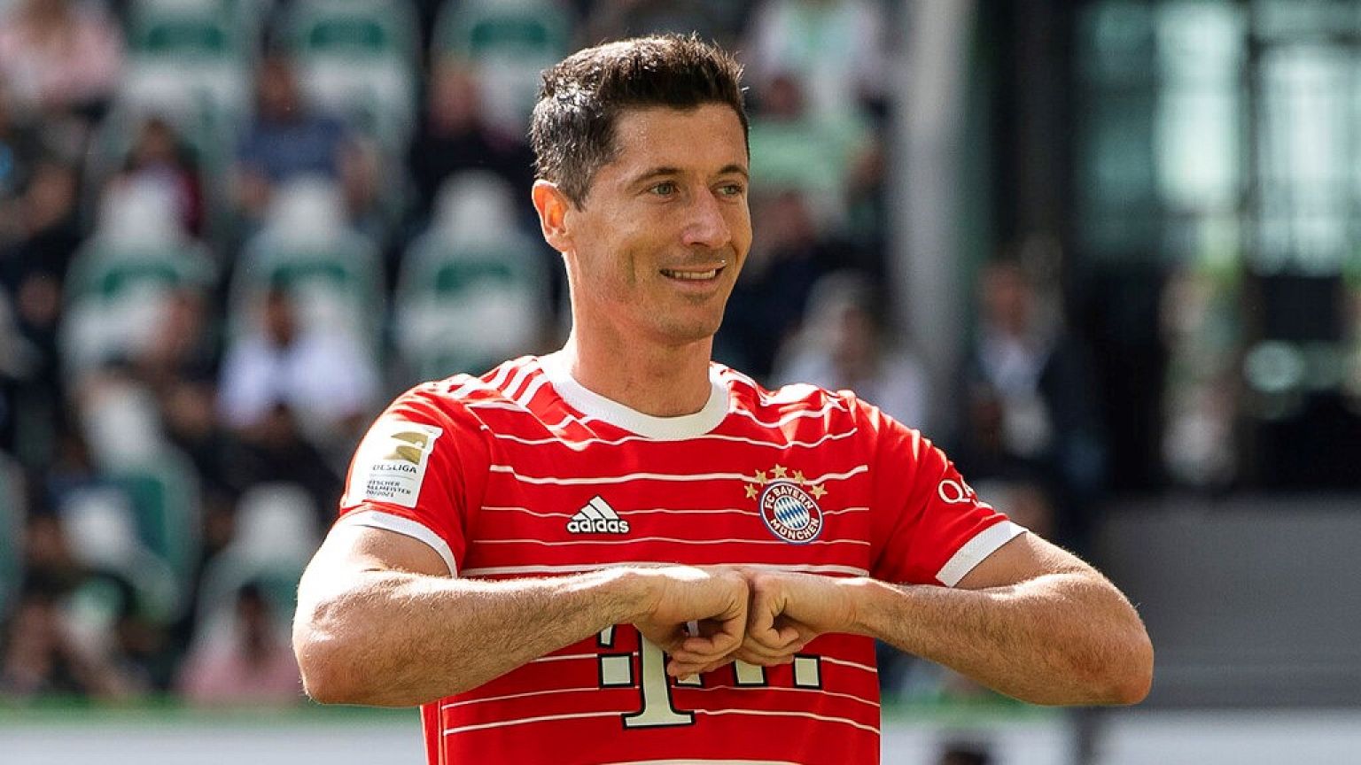 Robert Lewandowski - Sát Thủ Ba Lan Chinh Phục Thế Giới Bóng Đá
