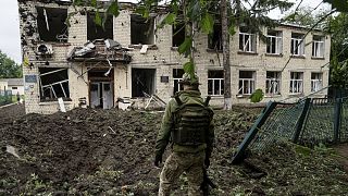 Megrongált iskola romjai Csugujevben, a keleti Harkiv régióban