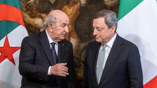 رئيس الوزراء الإيطالي ماريو دراغي والرئيس الجزائري عبد المجيد تبون