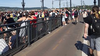 Tüntetők a Margit-hídon július 18-án reggel