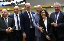صورة تذكارية لوزيرة خارجية بلجيكية حجة لحبيب، مع عدد من وزراء خارجية دول الاتحاد الأوروبي خلال اجتماع لهم في بروكسل، 18 يوليو 2022.