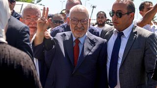 زعيم حزب النهضة راشد الغنوشي عند وصوله إلى وحدة مكافحة الإرهاب التونسية في تونس العاصمة، الثلاثاء 19 يوليو 2022