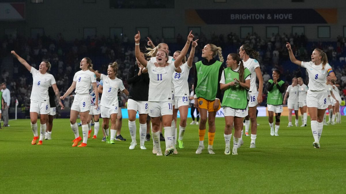 England feiert im Falmer-Stadion in Brighton den Einzug ins EM-Halbfinale