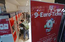 9 euroluk ucuz bilet uygulaması hakkında bir afiş