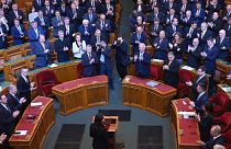 La présidente hongroise, Katalin Novak, prête serment devant le parlement, le 10 mars 2022