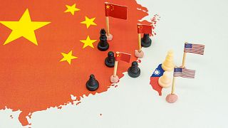 جو بایدن پیش از این در پایان ماه مه با گفتن این موضوع که ایالات متحده آمریکا برای حمایت از تایوان در صورت تهاجم چین مداخله نظامی می‌کند، پکن را خشمگین کرده بود.