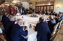 Des délégations russe et ukrainienne rencontrent des observateurs de l'ONU et des membres du ministère turc de la Défense à Istanbul, en Turquie, le mercredi 13 juillet 2022.