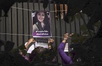 احتجاج منظمات نسائية أمام حكومة ولاية خاليسكو في مكسيكو سيتي للتنديد بإحراق ناشطة حية. 