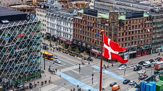 پرچم دانمارک در کپنهاگ
