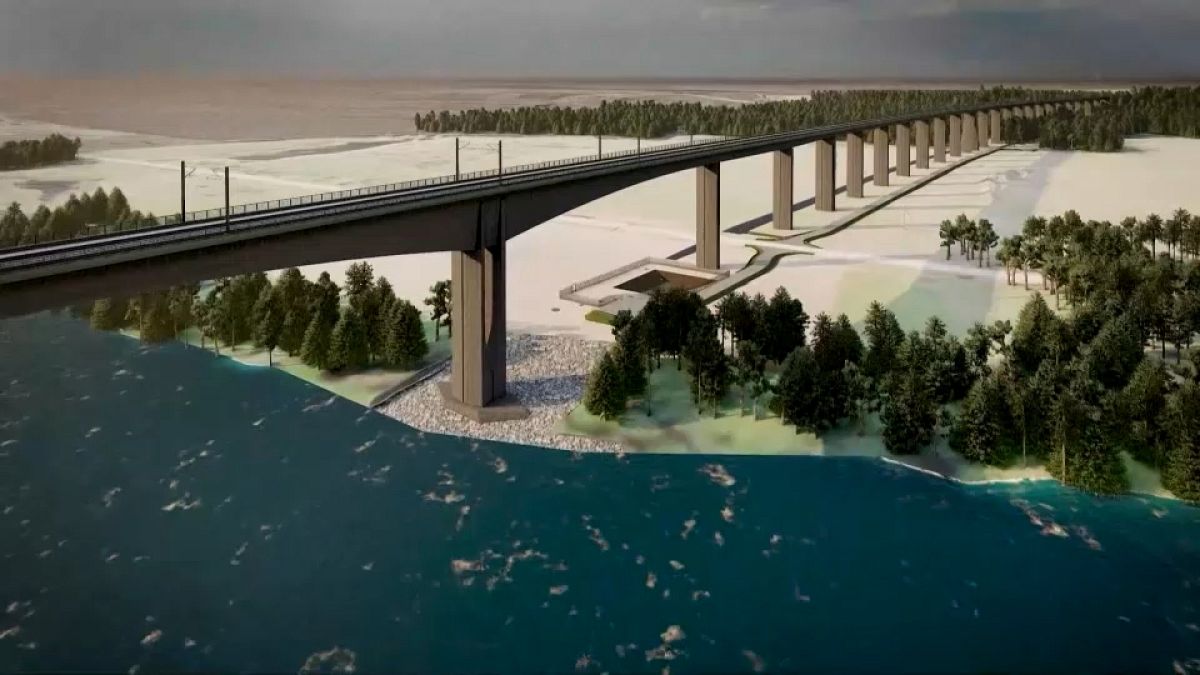Скриншот: проект моста через реку Нерис