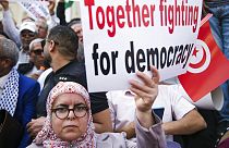 "Combattiamo insieme per la democrazia" 