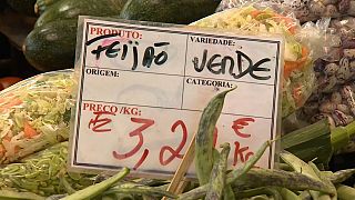 Prezzo dei fagioli in aumento in un mercato in Portogallo