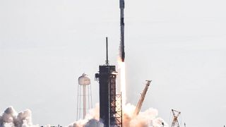 Space X Lança novos satélites no espaço
