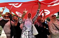Protesta dell'opposizione tunisina contro il referendum del 25 luglio 2022