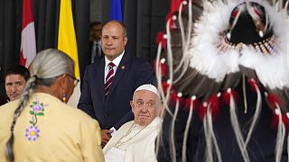 Papa Francis Kanada ziyaretinde yerli halk temsilcileri ile bir araya geldi
