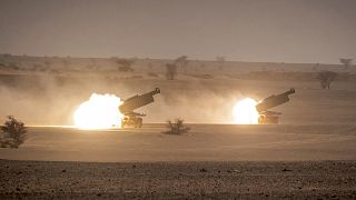راجمتا صواريخ من طراز هيمارس خلال تدريبات عسكرية في المغرب