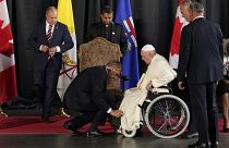 Папа римский намерен выполнить программу поездки, несмотря на боли в колене