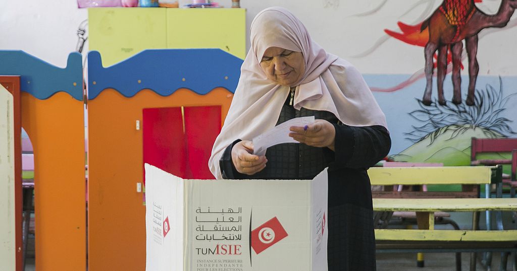 tunisia-voters-called-to-the-polls-for-a-new-constitution-or-africanews