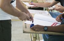 فتح أكثر من 11 ألف مركز اقتراع أبوابه أمام المواطنين منذ السادسة صباحا (الخامسة بتوقيت غرينتش) قبل أن تغلق في العاشرة مساء لتبدأ مرحلة فرز الأصوات.