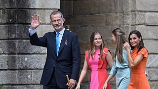 Los reyes de España con sus hijas la princesa Leonor y la infanta Sofía en Compostela
