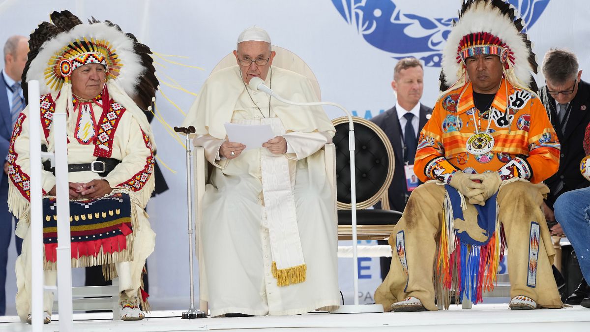 Papa Francis, Kanada'daki yatılı kilise okullarında yerli ailelerin çocuklarına yönelik istismarlar nedeniyle özür diledi. Alberta/Kanada