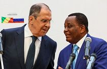 سرگئی لاوروف و ژان-کلود گاکوسو، وزرای امور خارجه روسیه و کنگو در اویو