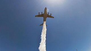 "إيرباص" تختبر طائرة نقل عسكرية في مجال إطفاء الحرائق