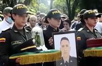 La Policía de Colombia celebra el funeral de los agentes asesinados por el Clan del Golfo, la banda del narcotráfico más peligrosa del país